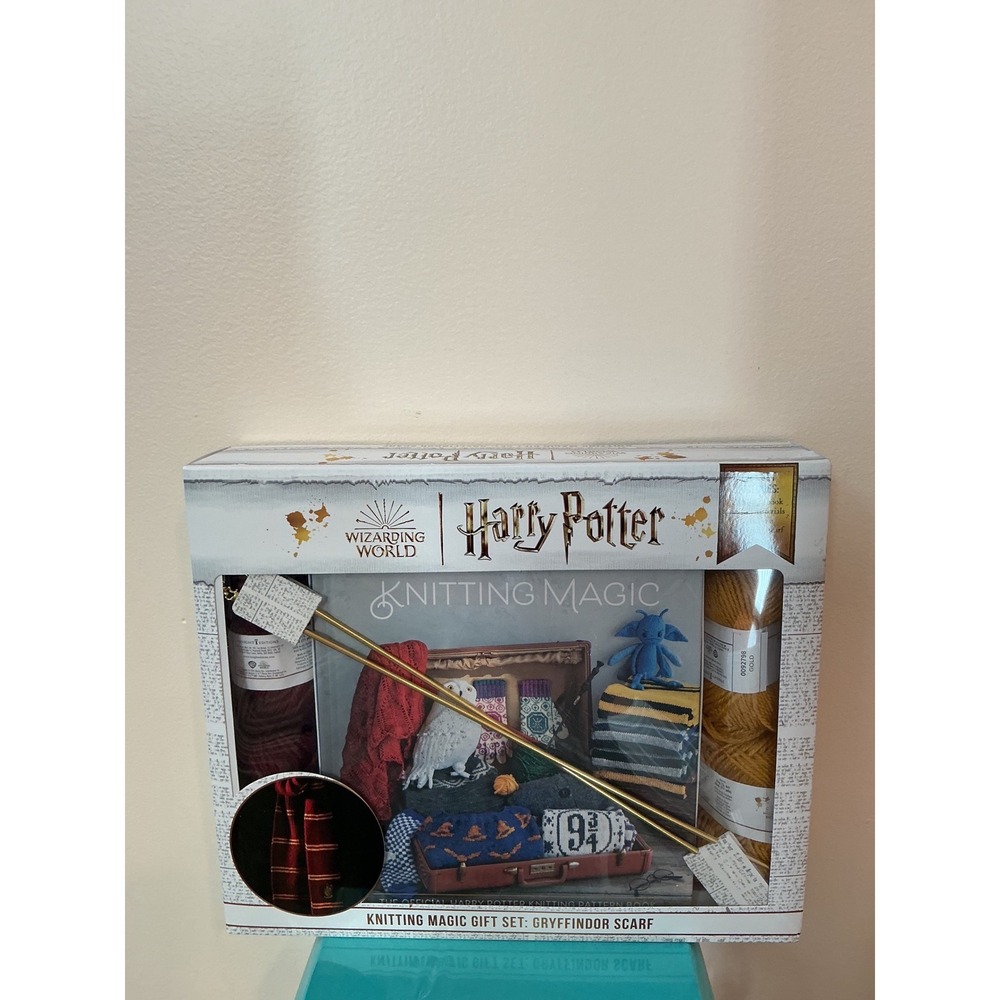 New Harry Potter Knitting Magic Gift Set Gryffindor Scarf Kit